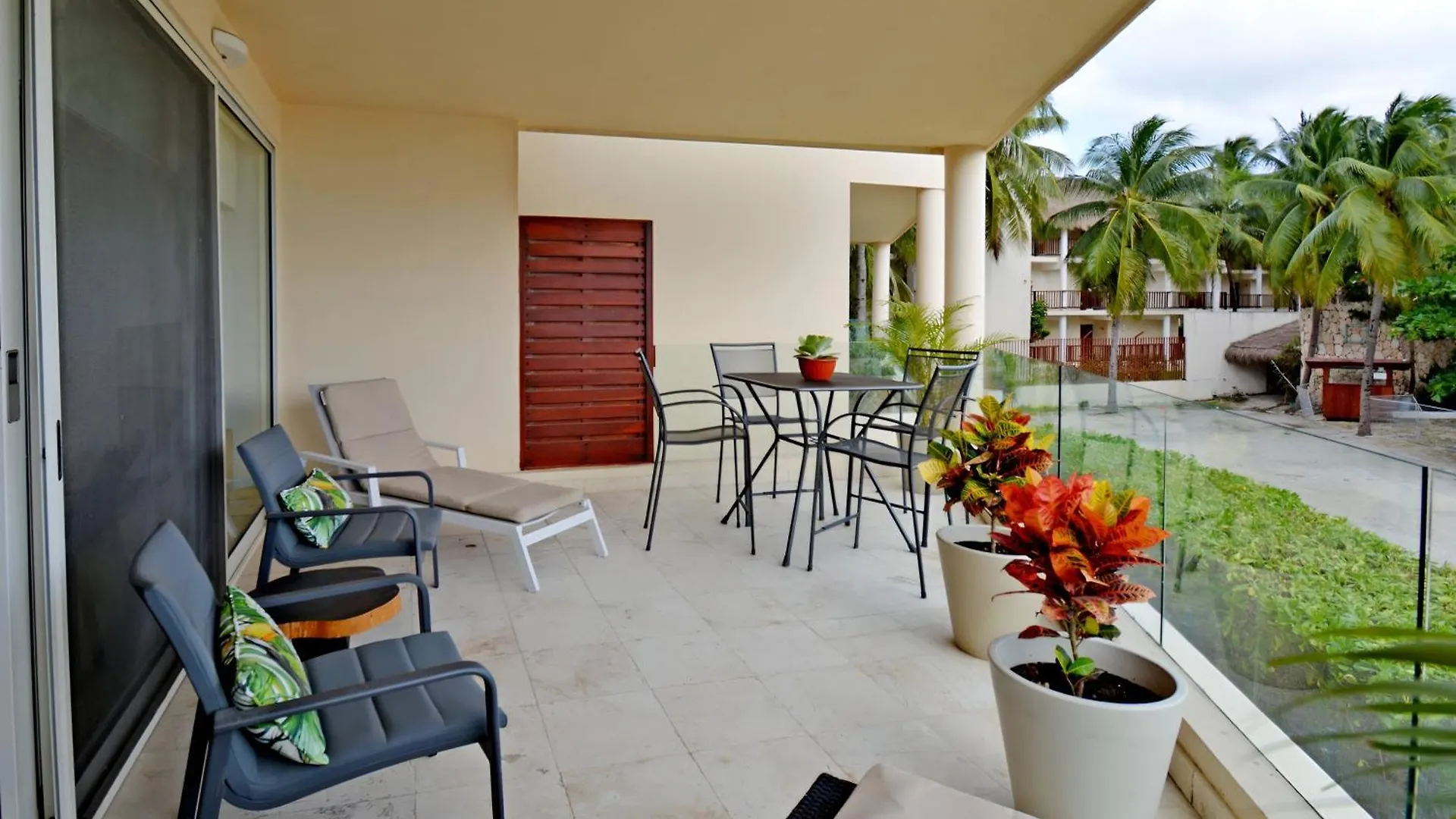 Best Beachfront Location At Elements Playa del Carmen Apartment