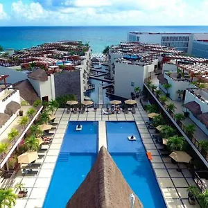 Coastal Serenity: Mangrove View Studio Apartamento